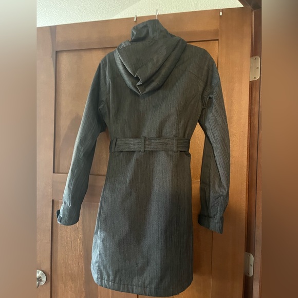 Columbia women’s jacket/ Medium - perfect for rainy days. - Picture 5 of 7